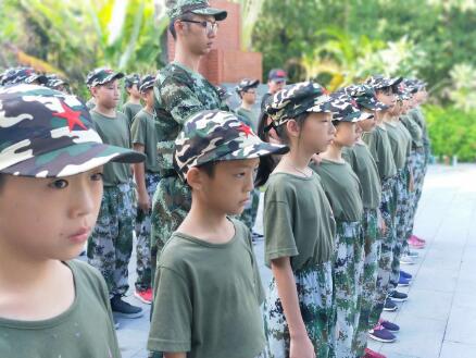 小精英軍事夏令營(yíng)、冬令營(yíng)-練軍姿